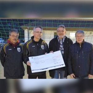 Jüberg-Cup: Tornado-Kicker spenden für die Stiftung